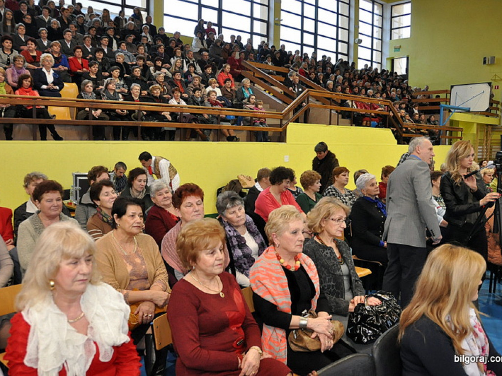 Babę zesłał Bóg..., czyli I Powiatowy Dzień Kobiet (FOTO, VIDEO)