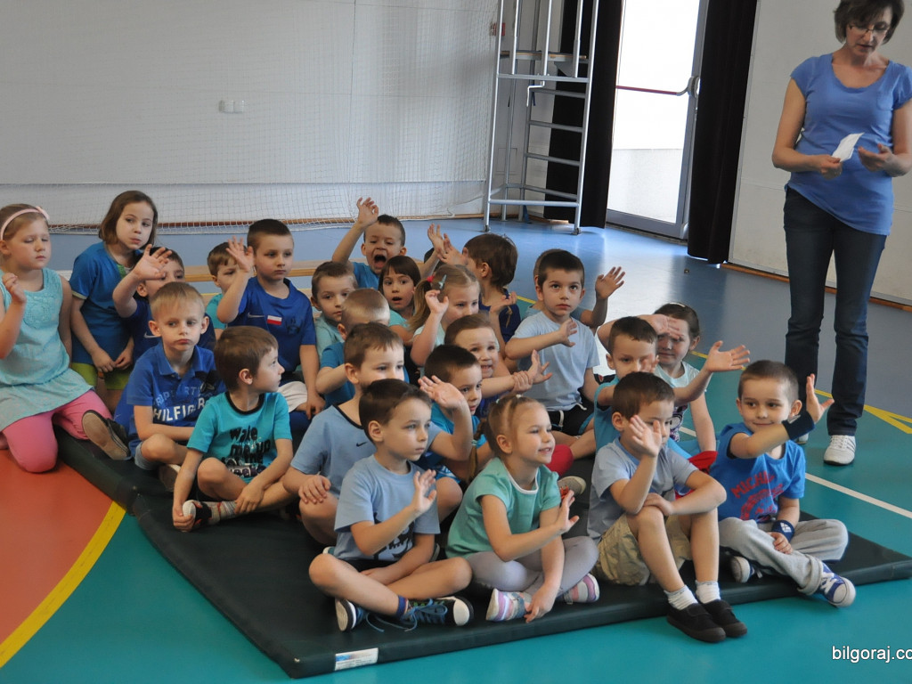 Zima przegnana - przedszkolaki utopiły Marzannę (FOTO)