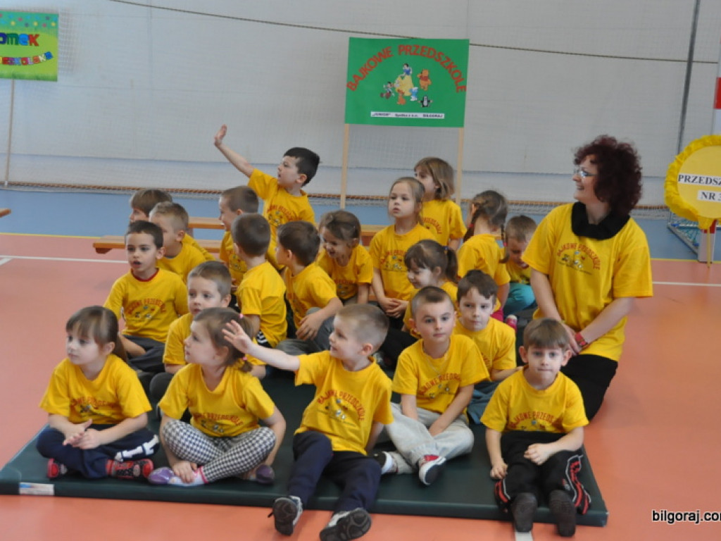 Zima przegnana - przedszkolaki utopiły Marzannę (FOTO)