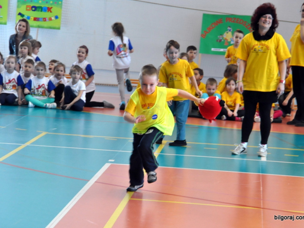 Zima przegnana - przedszkolaki utopiły Marzannę (FOTO)