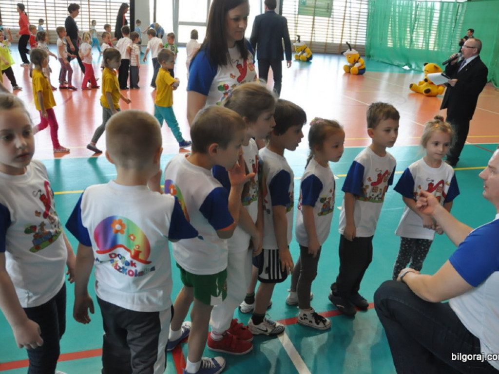 Zima przegnana - przedszkolaki utopiły Marzannę (FOTO)