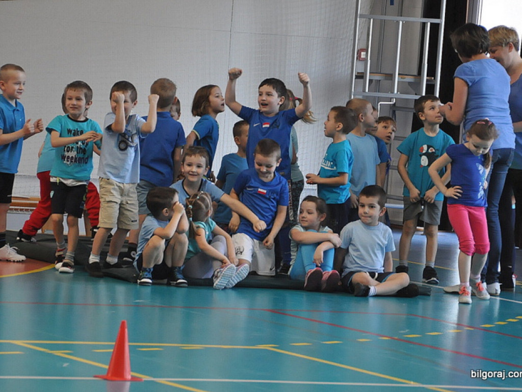 Zima przegnana - przedszkolaki utopiły Marzannę (FOTO)