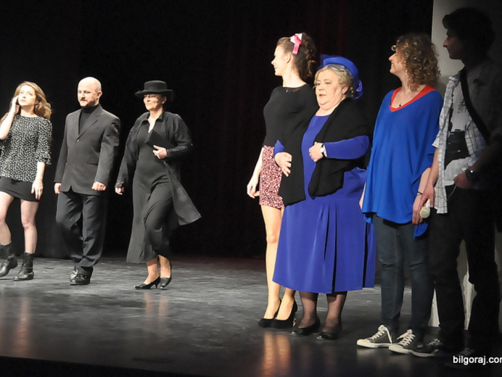 Mąż zmarł, ale już mu lepiej (FOTO)