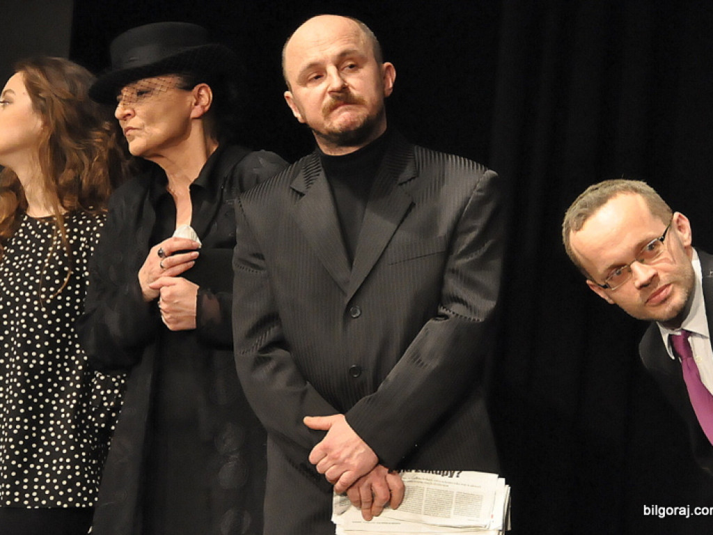 Mąż zmarł, ale już mu lepiej (FOTO)