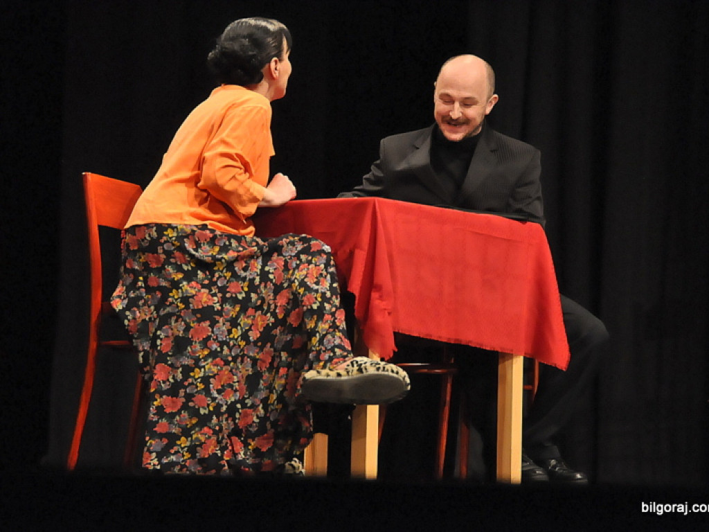 Mąż zmarł, ale już mu lepiej (FOTO)