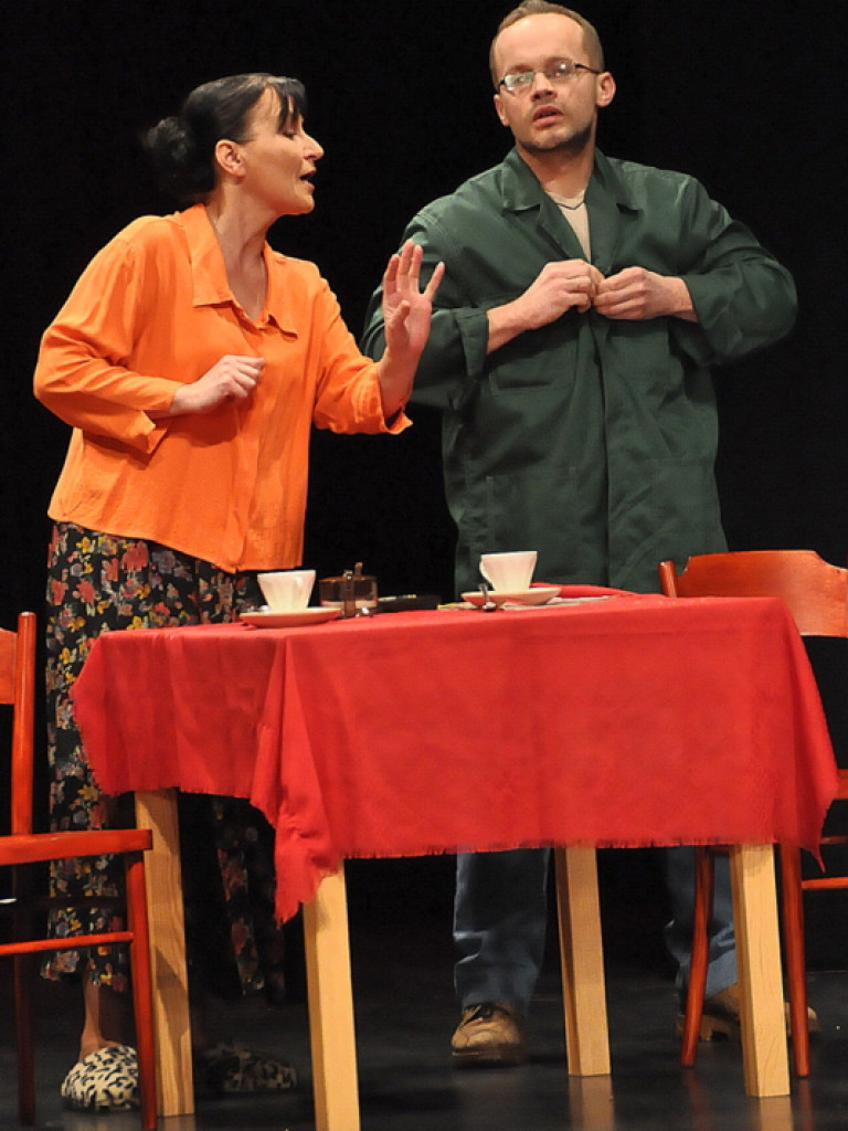 Mąż zmarł, ale już mu lepiej (FOTO)