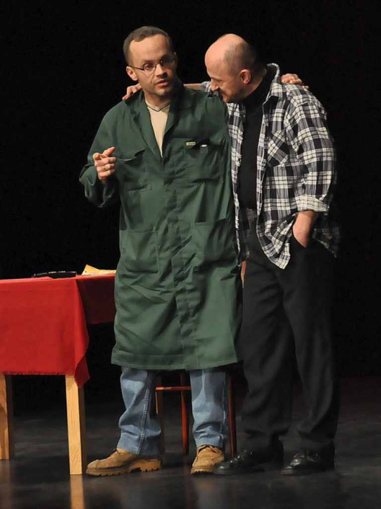 Mąż zmarł, ale już mu lepiej (FOTO)