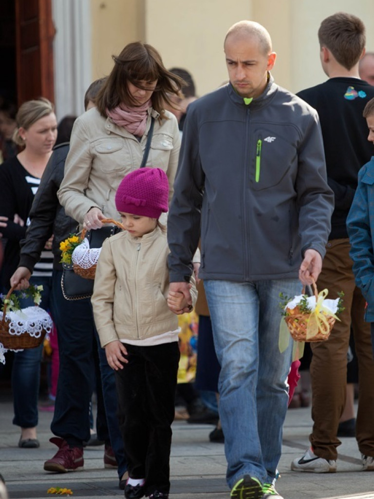 Poświęcenie pokarmów na stół wielkanocny (FOTO)