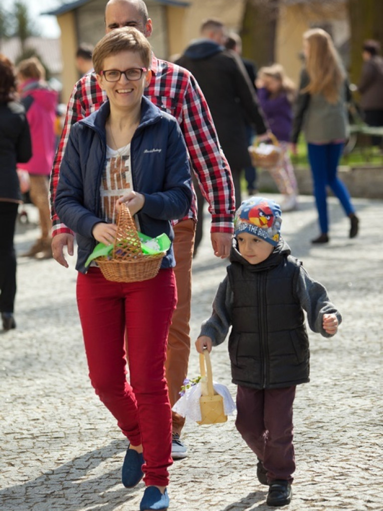 Poświęcenie pokarmów na stół wielkanocny (FOTO)