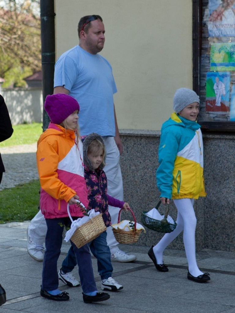 Poświęcenie pokarmów na stół wielkanocny (FOTO)