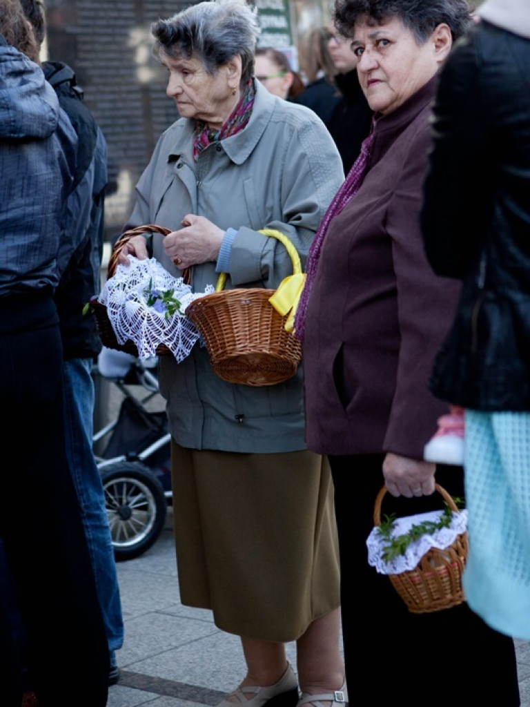 Poświęcenie pokarmów na stół wielkanocny (FOTO)