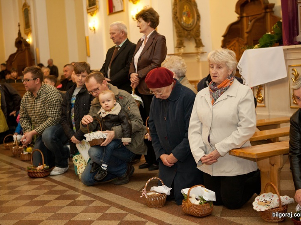Poświęcenie pokarmów na stół wielkanocny (FOTO)