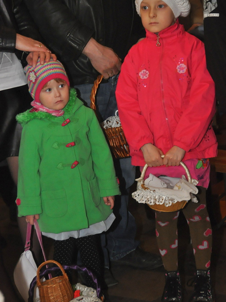 Poświęcenie pokarmów na stół wielkanocny (FOTO)