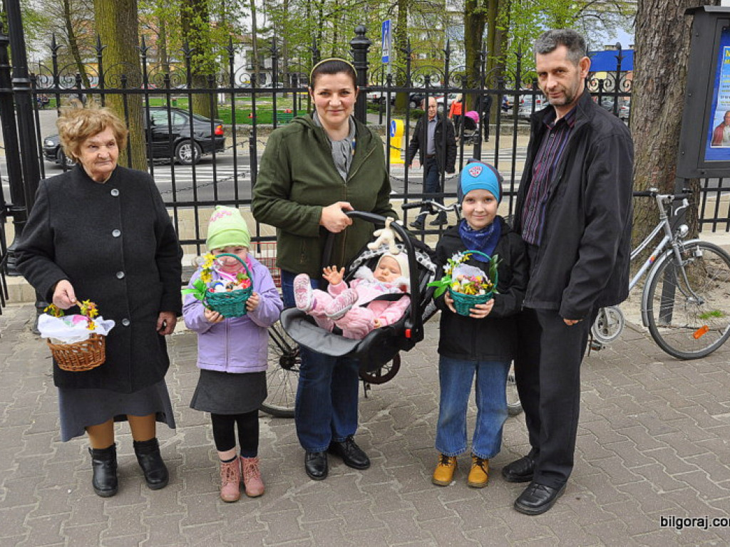 Poświęcenie pokarmów na stół wielkanocny (FOTO)
