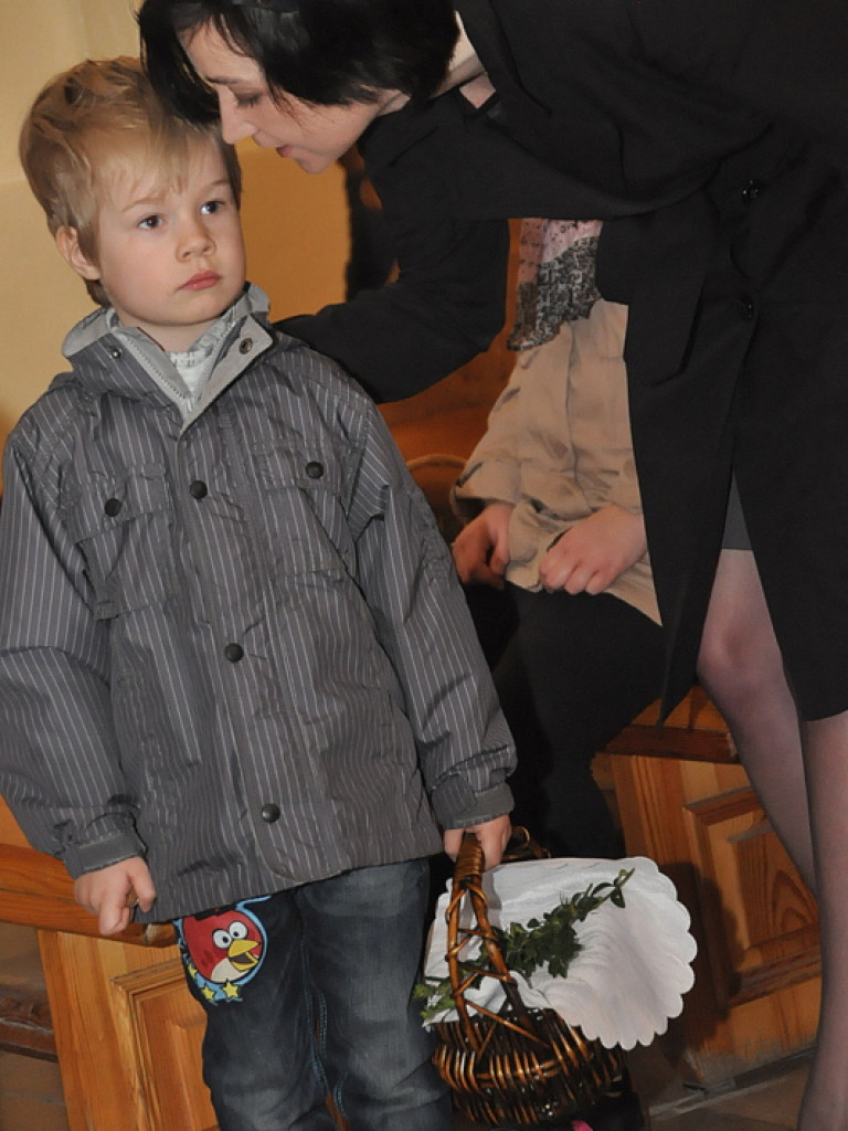 Poświęcenie pokarmów na stół wielkanocny (FOTO)