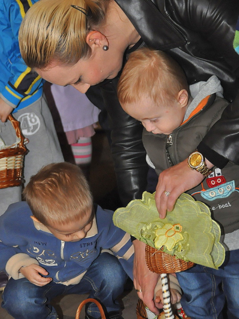 Poświęcenie pokarmów na stół wielkanocny (FOTO)