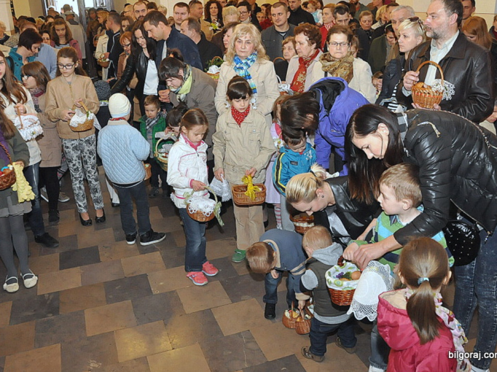 Poświęcenie pokarmów na stół wielkanocny (FOTO)