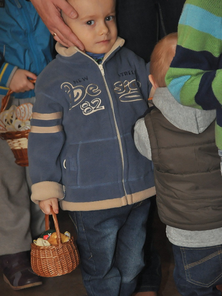 Poświęcenie pokarmów na stół wielkanocny (FOTO)