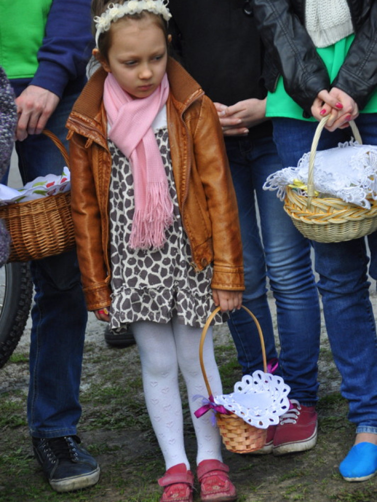 Poświęcenie pokarmów na stół wielkanocny (FOTO)