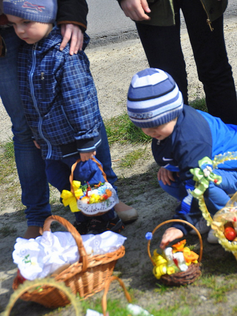 Poświęcenie pokarmów na stół wielkanocny (FOTO)
