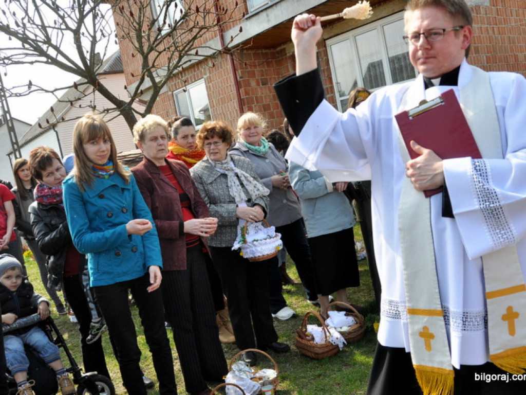 Poświęcenie pokarmów na stół wielkanocny (FOTO)