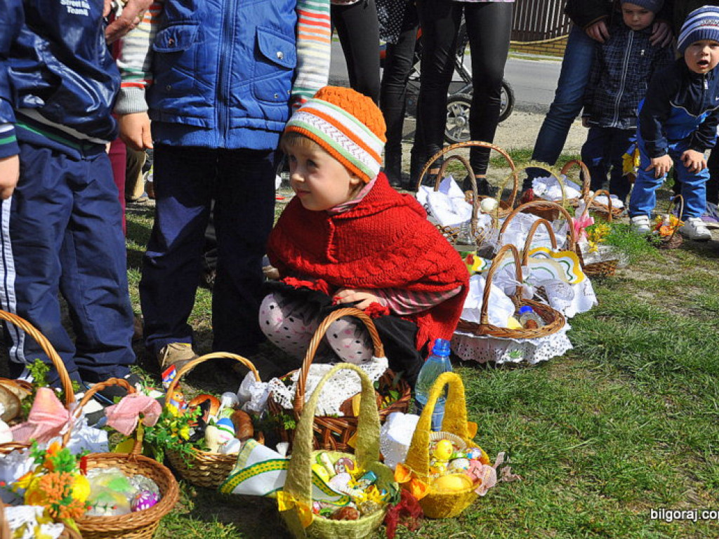 Poświęcenie pokarmów na stół wielkanocny (FOTO)