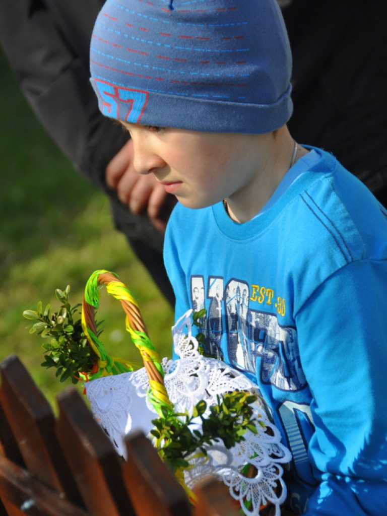 Poświęcenie pokarmów na stół wielkanocny (FOTO)