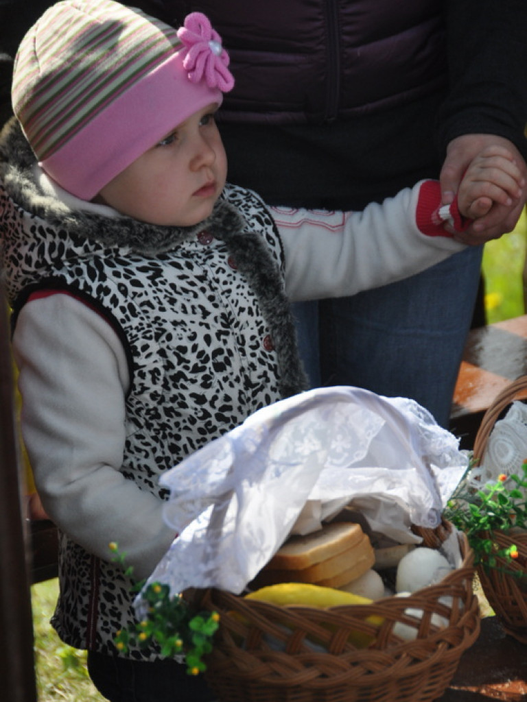 Poświęcenie pokarmów na stół wielkanocny (FOTO)
