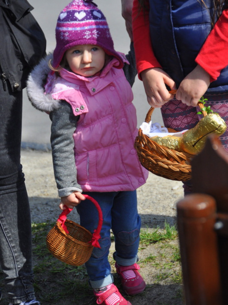 Poświęcenie pokarmów na stół wielkanocny (FOTO)