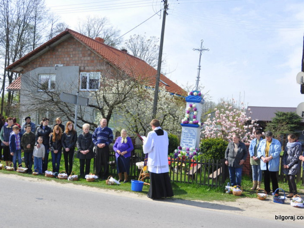 Poświęcenie pokarmów na stół wielkanocny (FOTO)