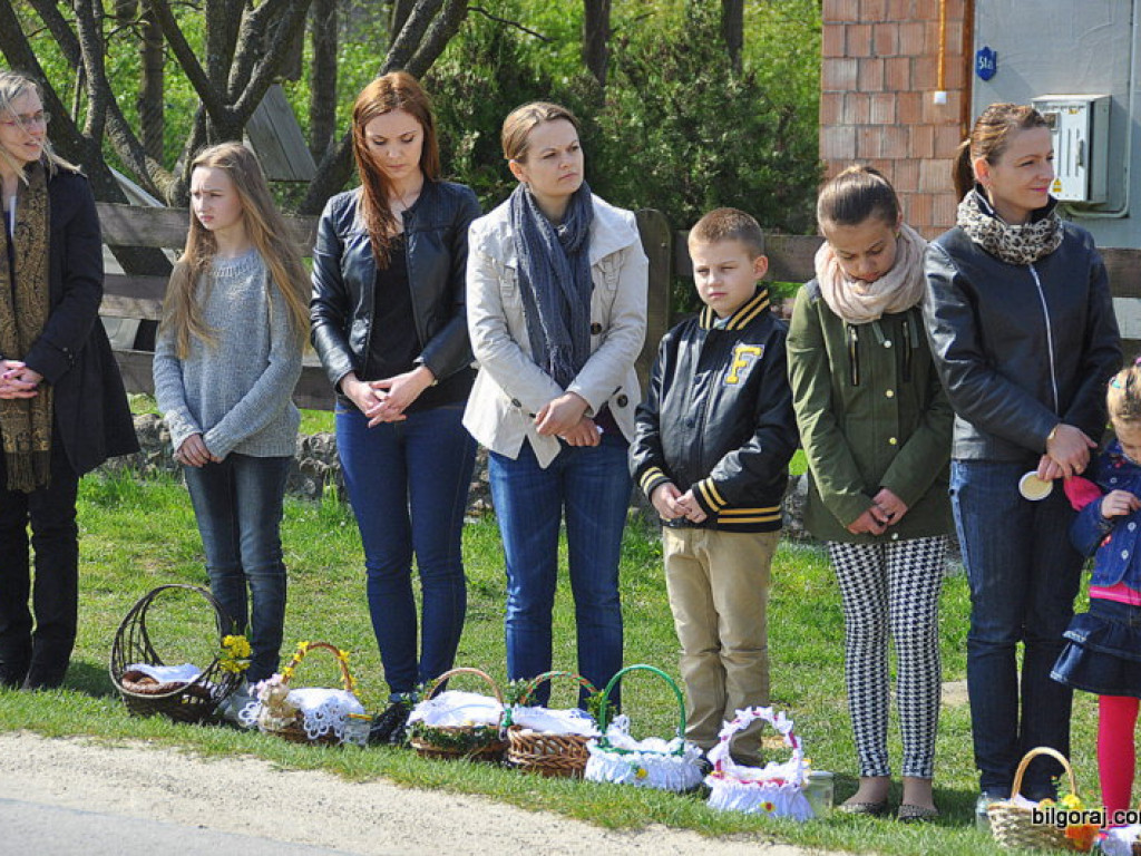 Poświęcenie pokarmów na stół wielkanocny (FOTO)
