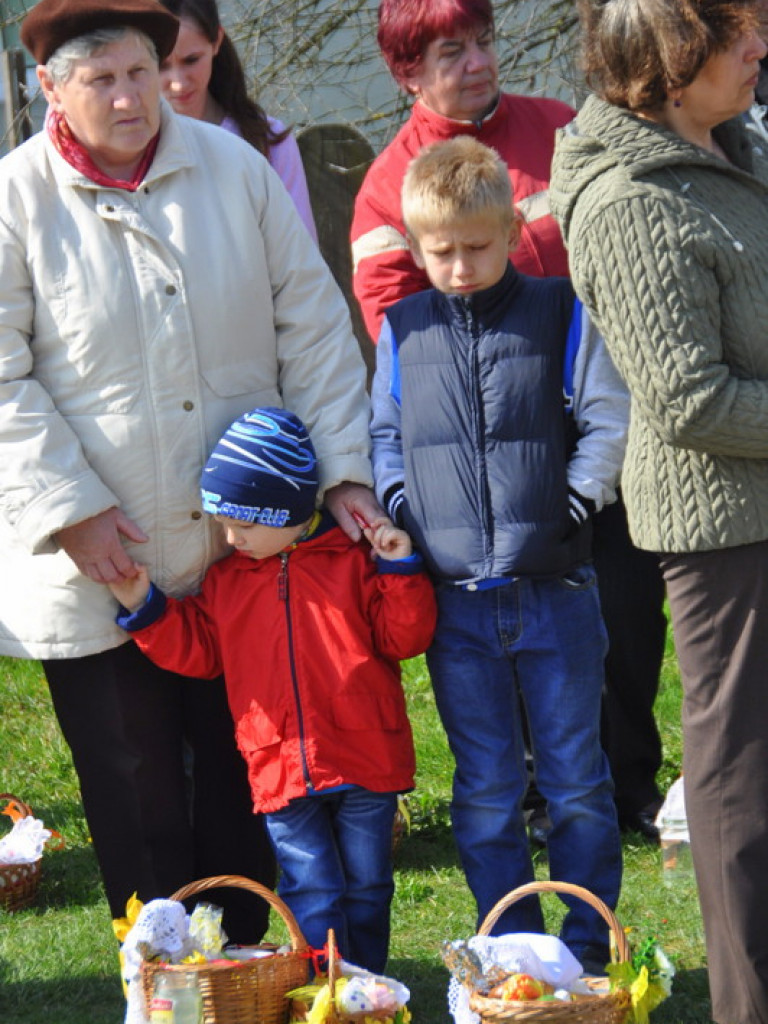 Poświęcenie pokarmów na stół wielkanocny (FOTO)
