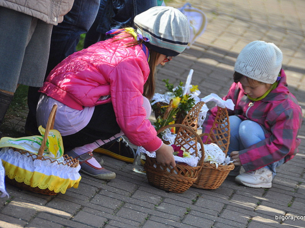 Poświęcenie pokarmów na stół wielkanocny (FOTO)