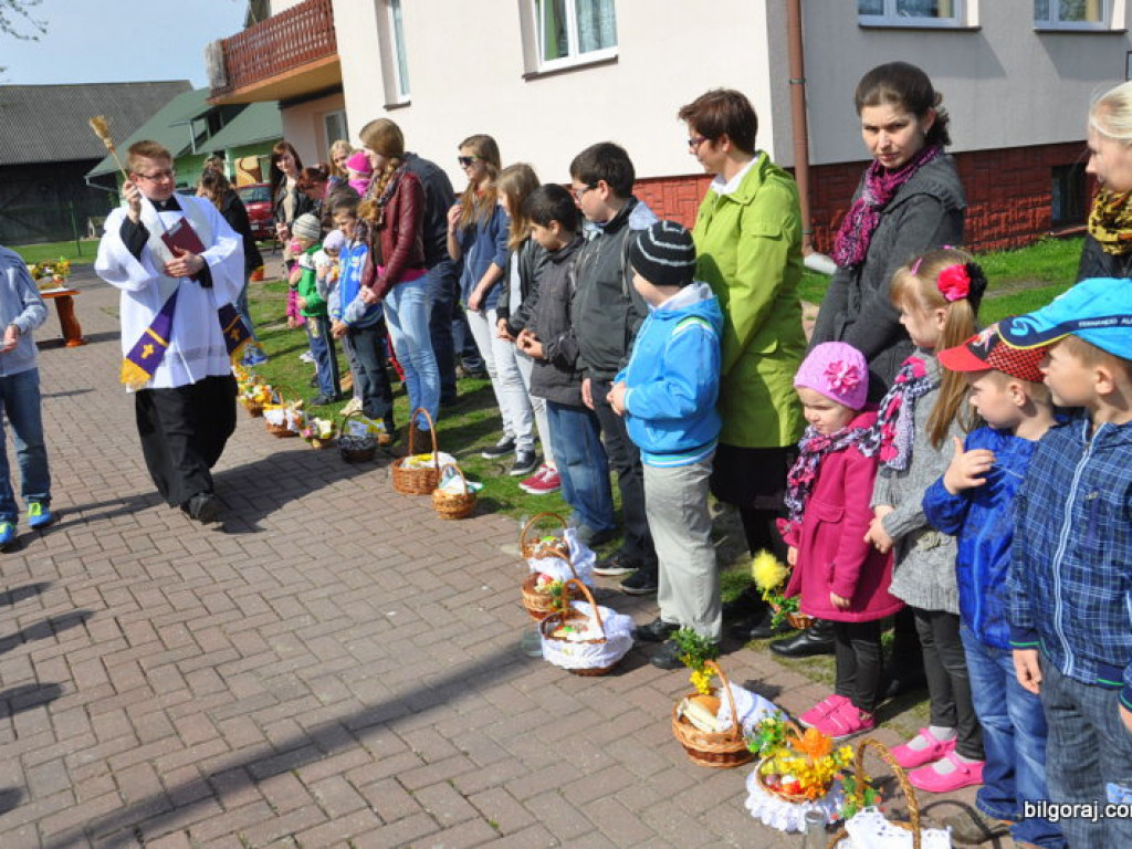 Poświęcenie pokarmów na stół wielkanocny (FOTO)