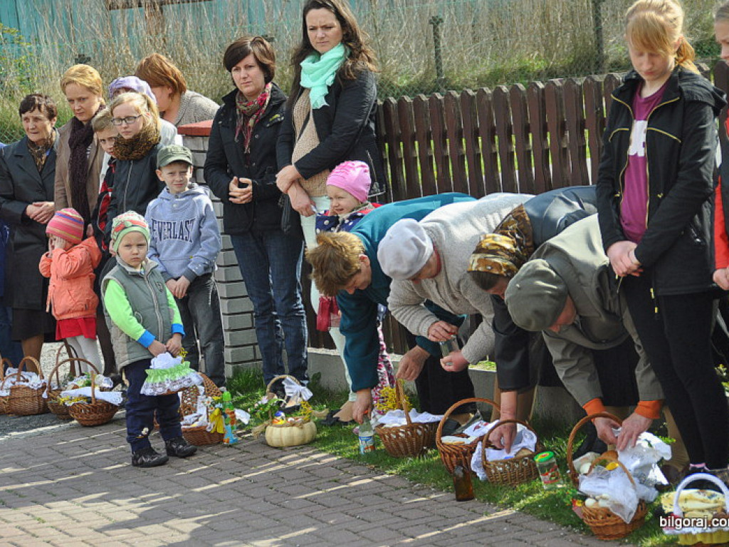 Poświęcenie pokarmów na stół wielkanocny (FOTO)