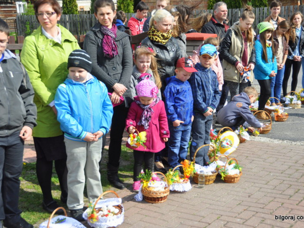 Poświęcenie pokarmów na stół wielkanocny (FOTO)