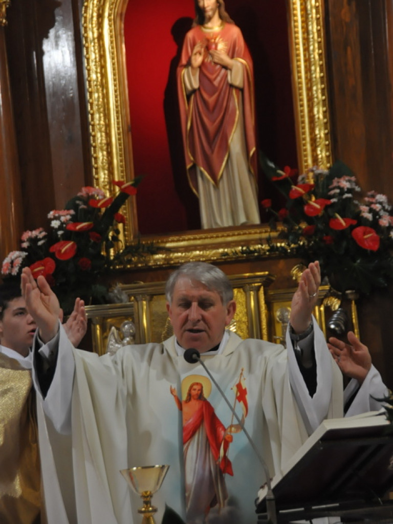 BIŁGORAJ: Tłumy na procesjach rezurekcyjnych świętowały Zmartwychwstanie Pańskie