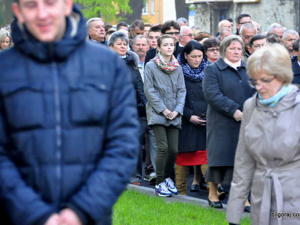 BIŁGORAJ: Tłumy na procesjach rezurekcyjnych świętowały Zmartwychwstanie Pańskie