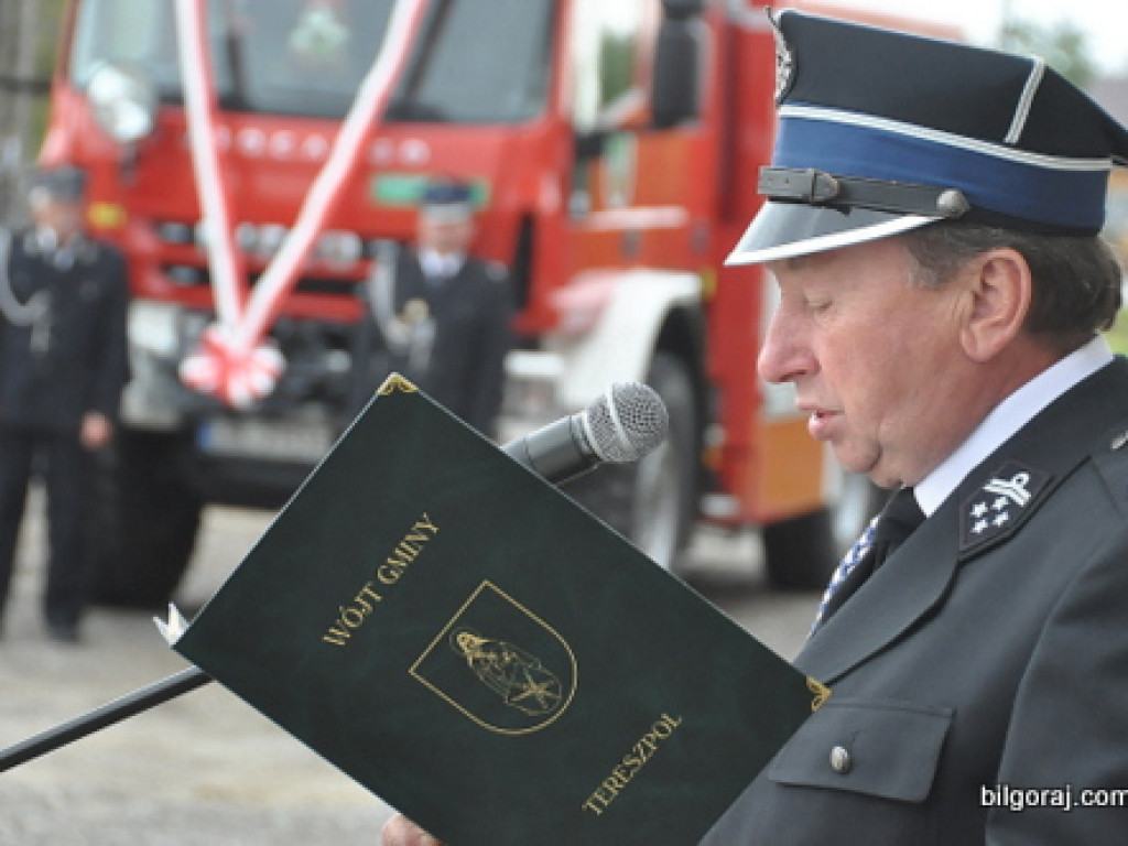 Strażacy ochotnicy świętują. W Tereszpolu poświęcono i przekazano nowy samochód (FOTO)