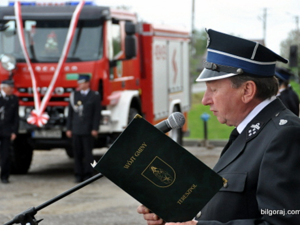 Strażacy ochotnicy świętują. W Tereszpolu poświęcono i przekazano nowy samochód (FOTO)