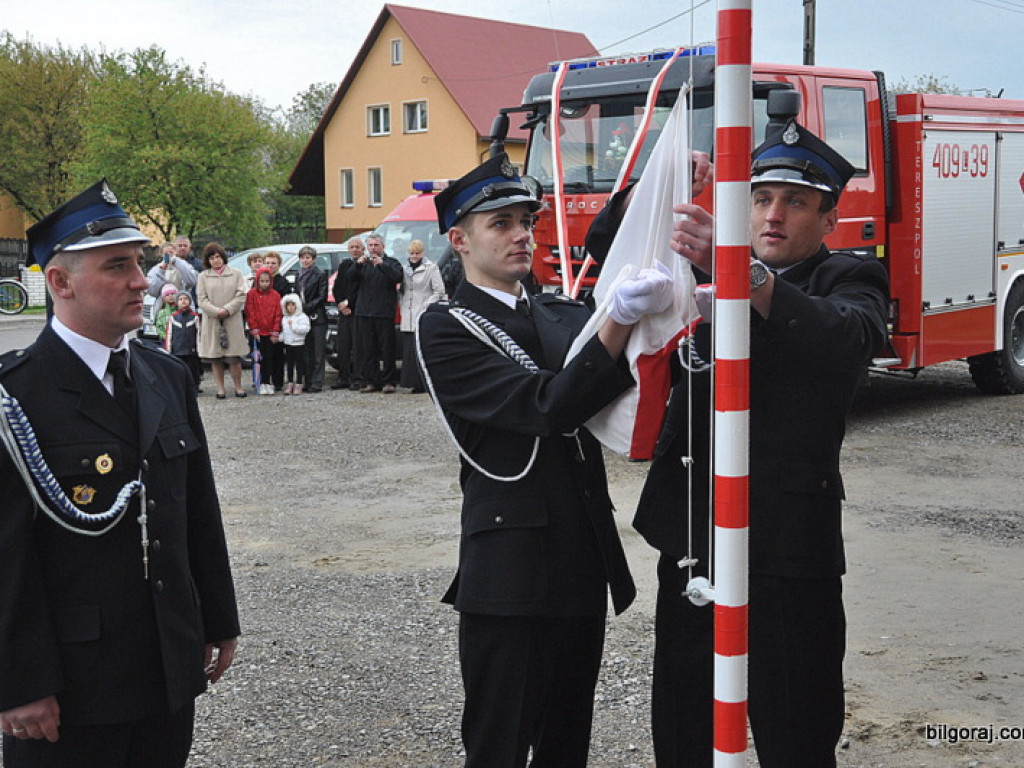Strażacy ochotnicy świętują. W Tereszpolu poświęcono i przekazano nowy samochód (FOTO)