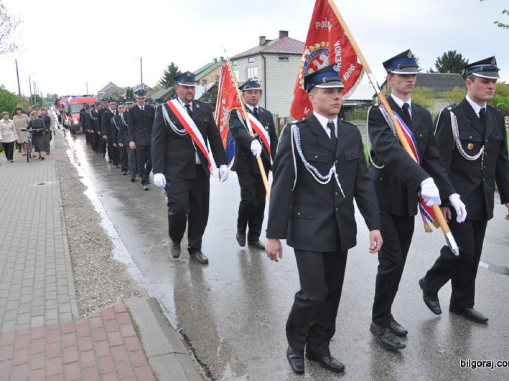Strażacy ochotnicy świętują. W Tereszpolu poświęcono i przekazano nowy samochód (FOTO)