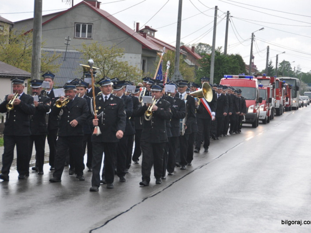 Strażacy ochotnicy świętują. W Tereszpolu poświęcono i przekazano nowy samochód (FOTO)