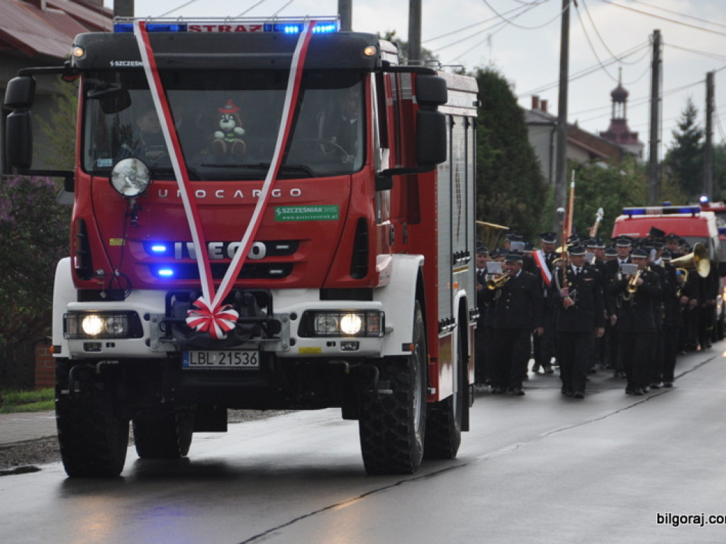 Strażacy ochotnicy świętują. W Tereszpolu poświęcono i przekazano nowy samochód (FOTO)