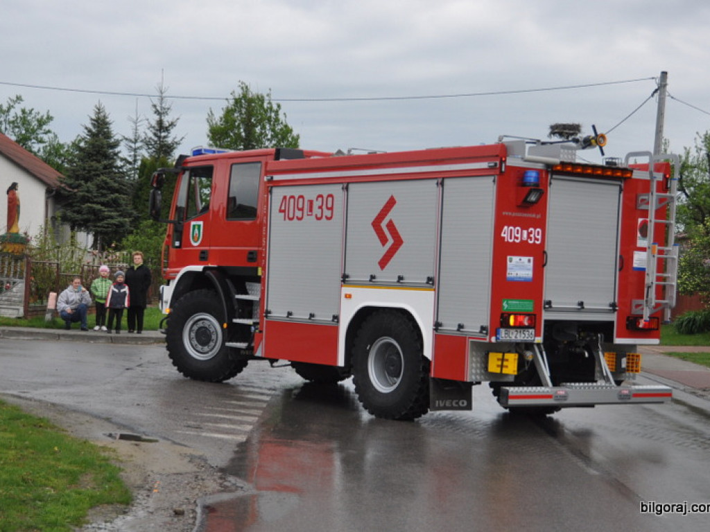 Strażacy ochotnicy świętują. W Tereszpolu poświęcono i przekazano nowy samochód (FOTO)