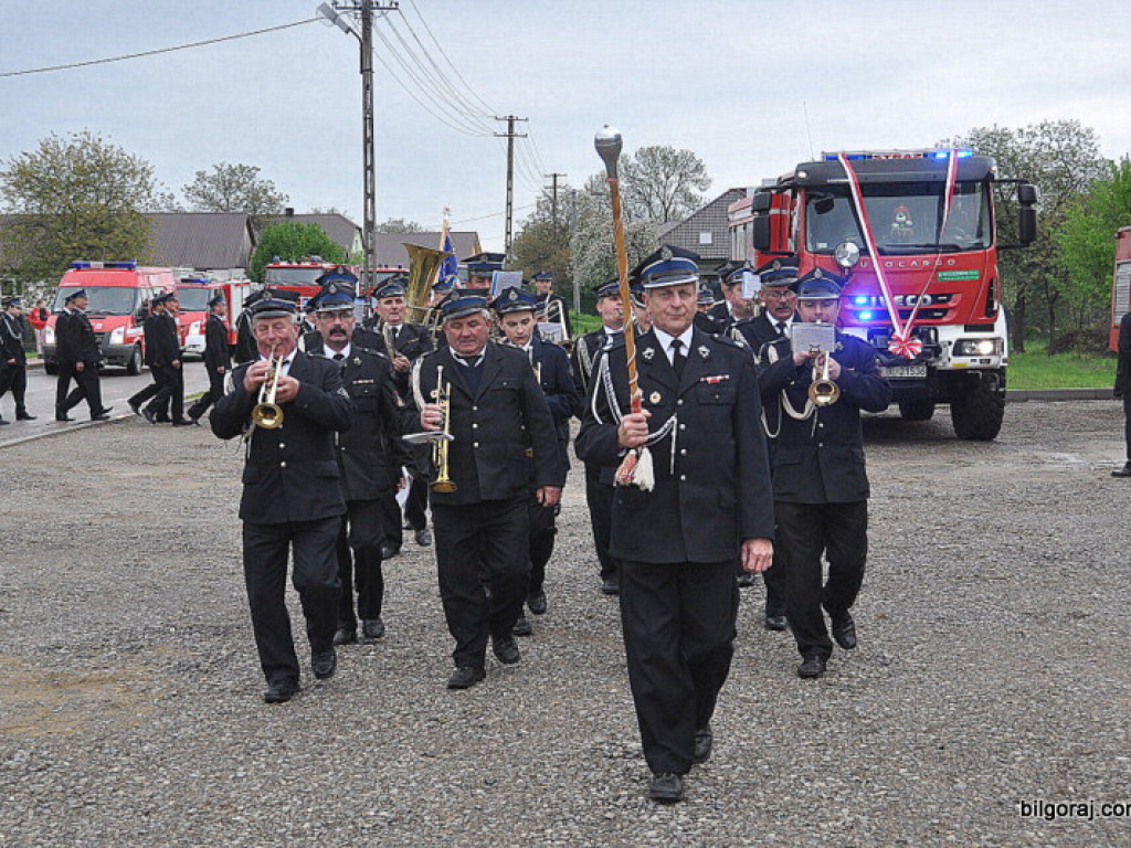 Strażacy ochotnicy świętują. W Tereszpolu poświęcono i przekazano nowy samochód (FOTO)