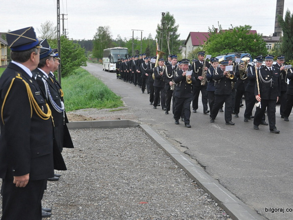 Strażacy ochotnicy świętują. W Tereszpolu poświęcono i przekazano nowy samochód (FOTO)
