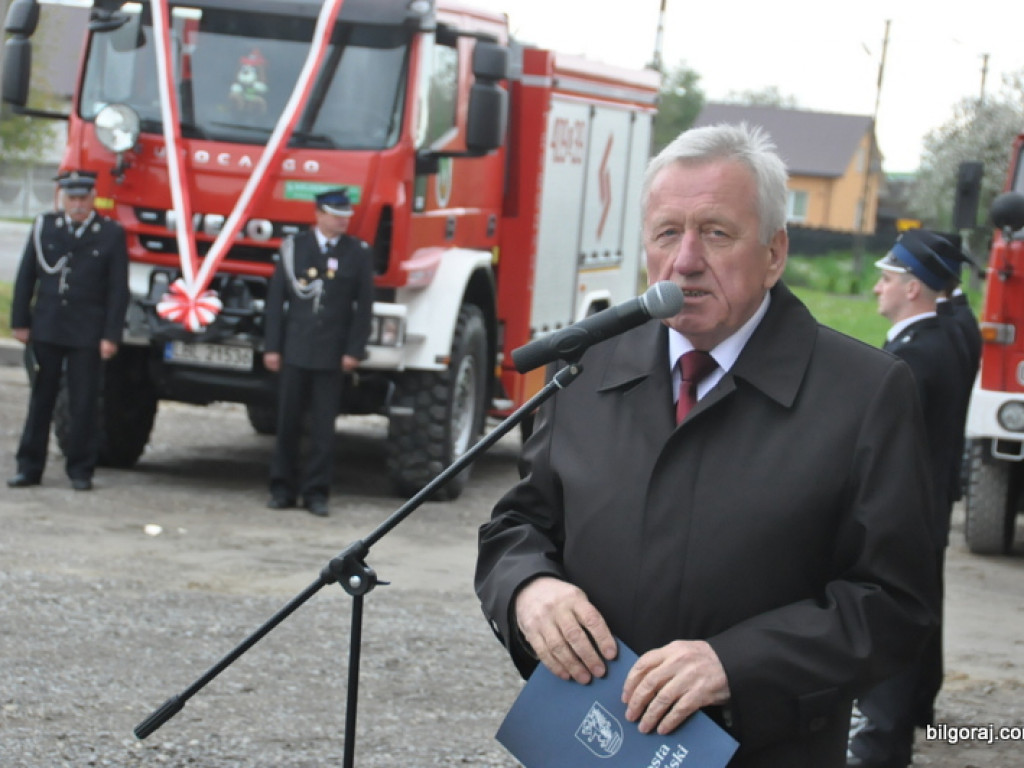 Strażacy ochotnicy świętują. W Tereszpolu poświęcono i przekazano nowy samochód (FOTO)