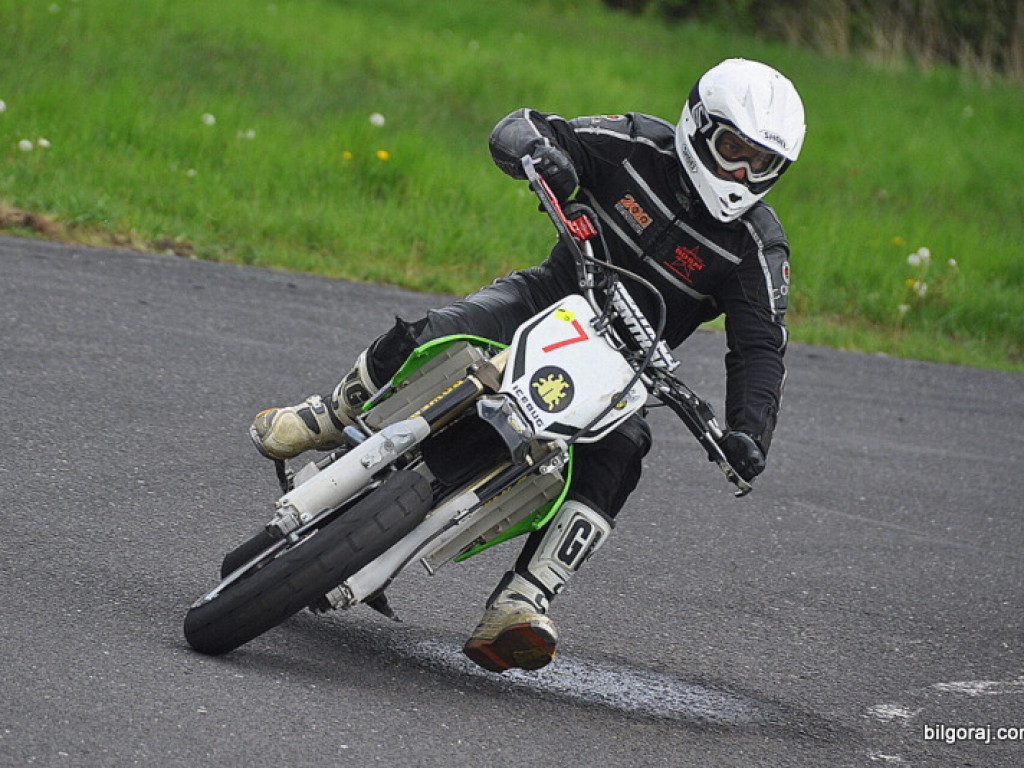 BIŁGORAJ: Wyścigi motocykli w klasie SUPERMOTO (FOTO)