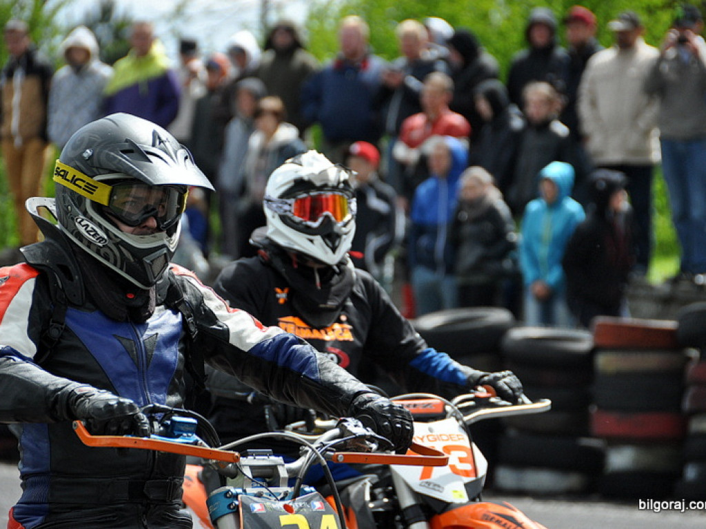 BIŁGORAJ: Wyścigi motocykli w klasie SUPERMOTO (FOTO)